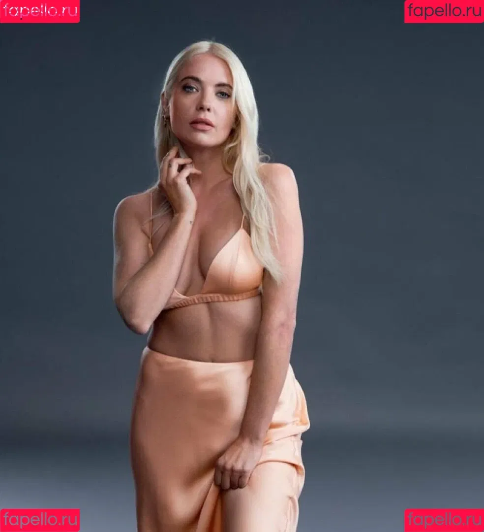 AshBenzo / Ashley Benson / ashley_benson1 / ashleybenson Onlyfans Photo Gallery 