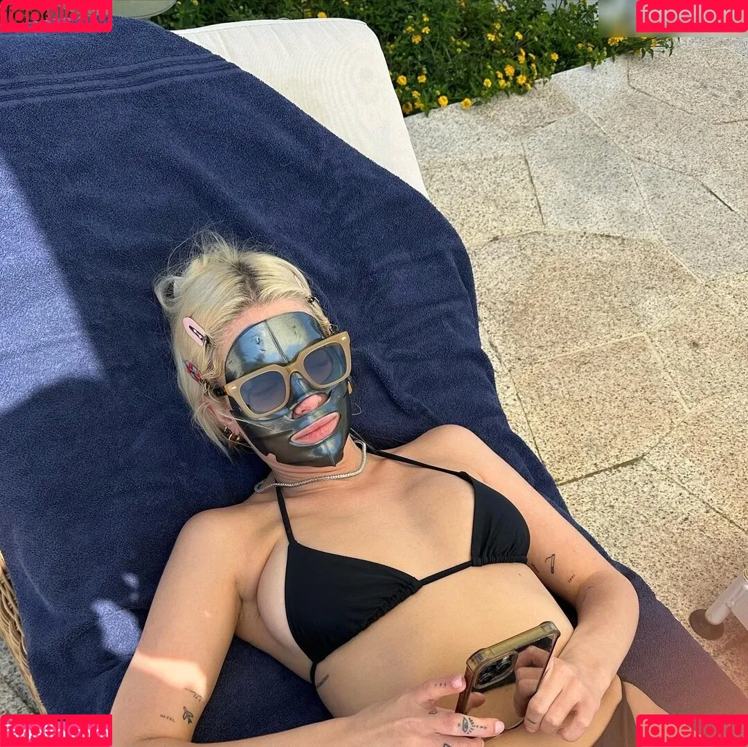 AshBenzo / Ashley Benson / ashley_benson1 / ashleybenson Onlyfans Photo Gallery 