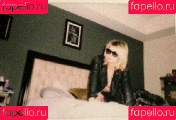AshBenzo / Ashley Benson / ashley_benson1 / ashleybenson Onlyfans Photo Gallery 