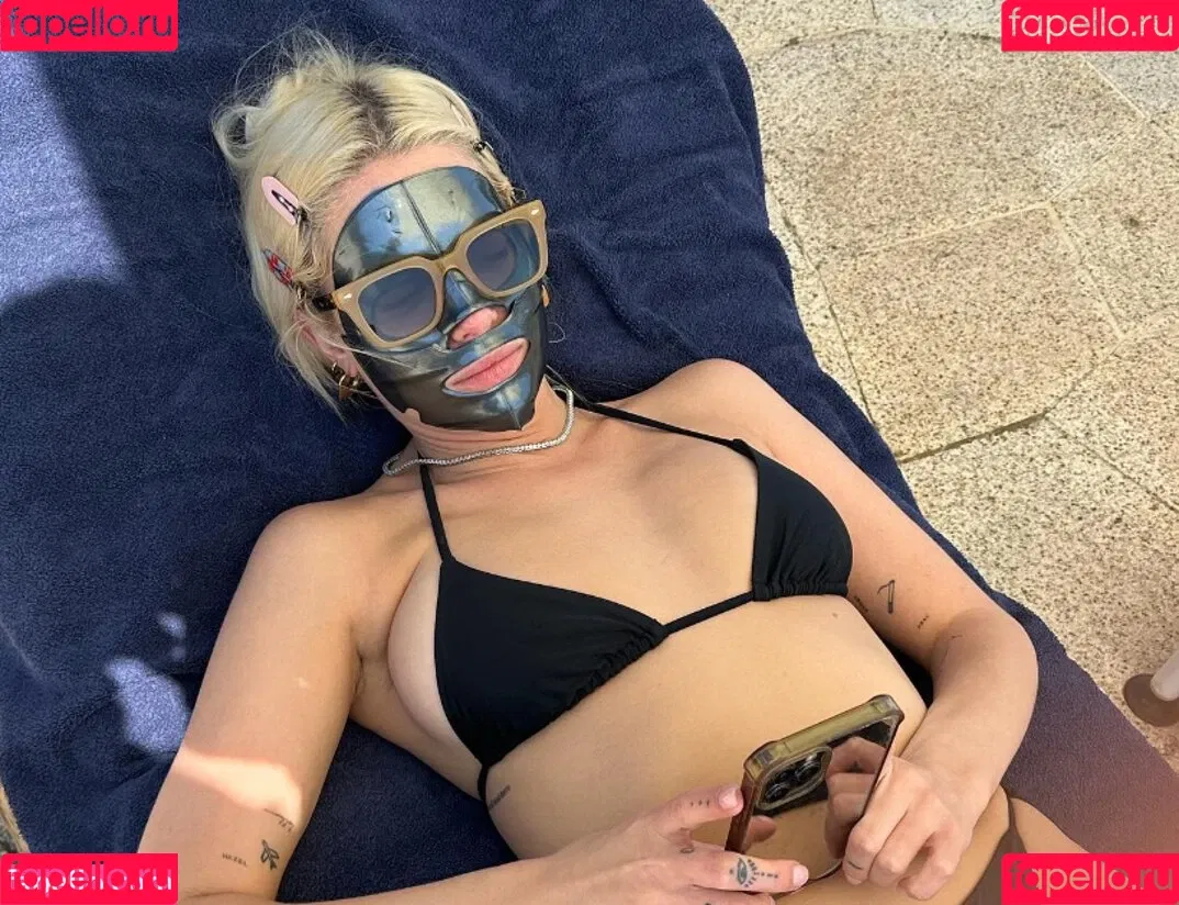 AshBenzo / Ashley Benson / ashley_benson1 / ashleybenson Onlyfans Photo Gallery 