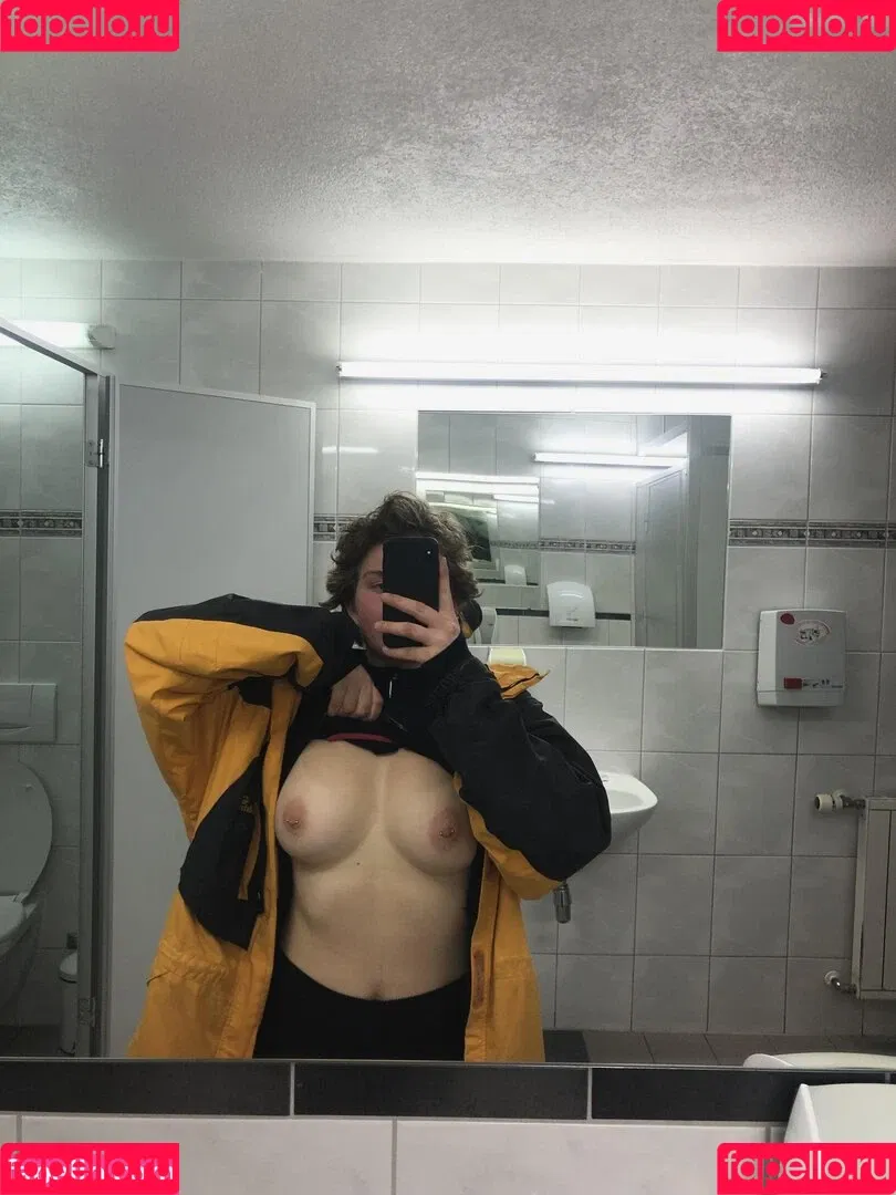 Anscvzh / Zahres / anscat88 Onlyfans Photo Gallery 