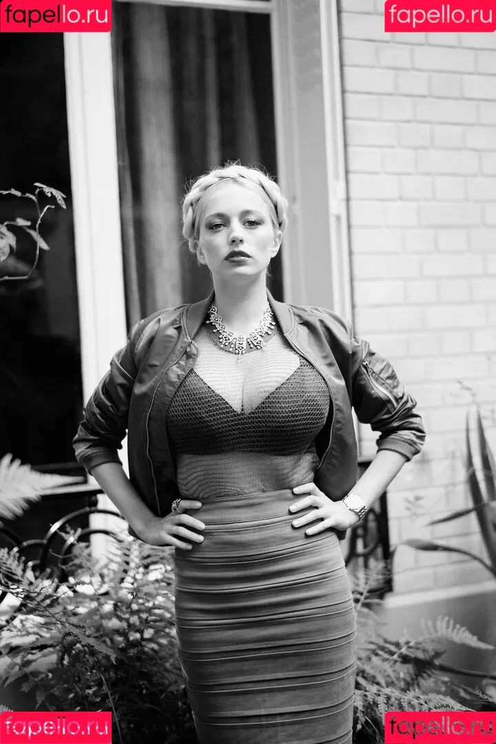Caroline Vreeland / carolinevreeland / carovreeland Onlyfans Photo Gallery 