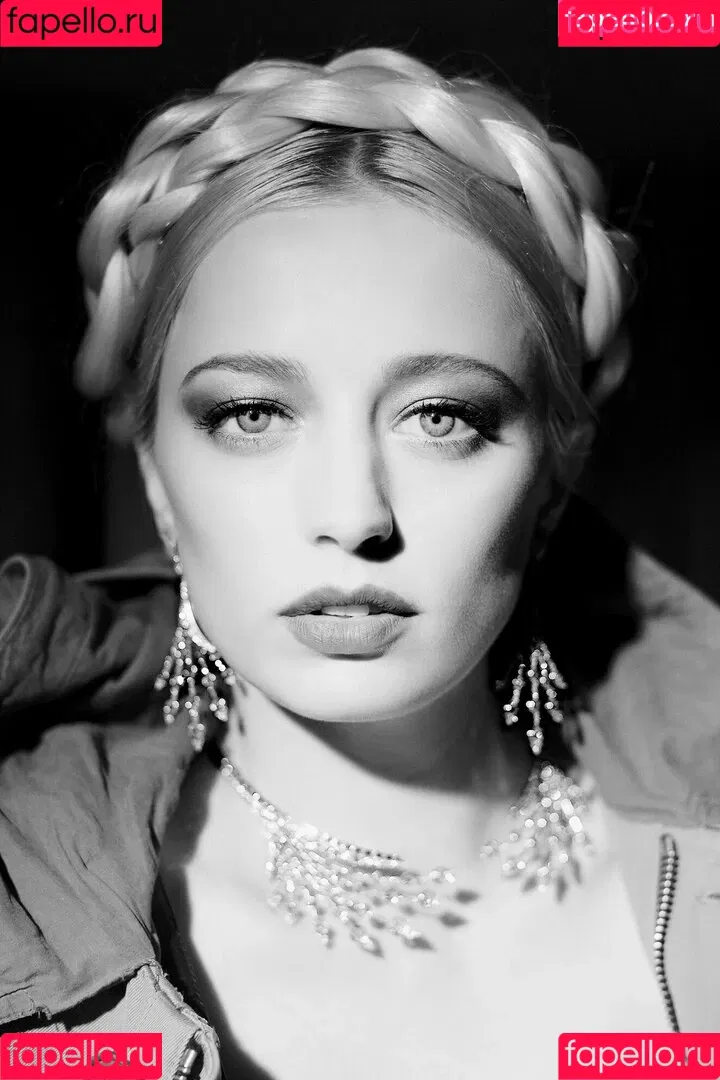 Caroline Vreeland / carolinevreeland / carovreeland Onlyfans Photo Gallery 