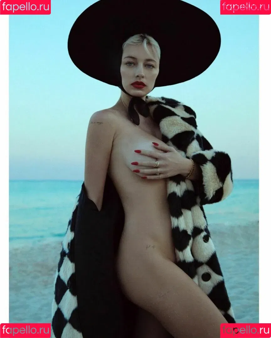 Caroline Vreeland / carolinevreeland / carovreeland Onlyfans Photo Gallery 