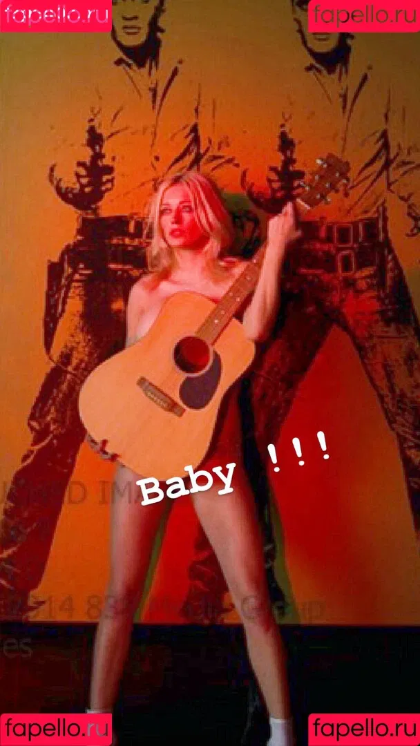 Caroline Vreeland / carolinevreeland / carovreeland Onlyfans Photo Gallery 