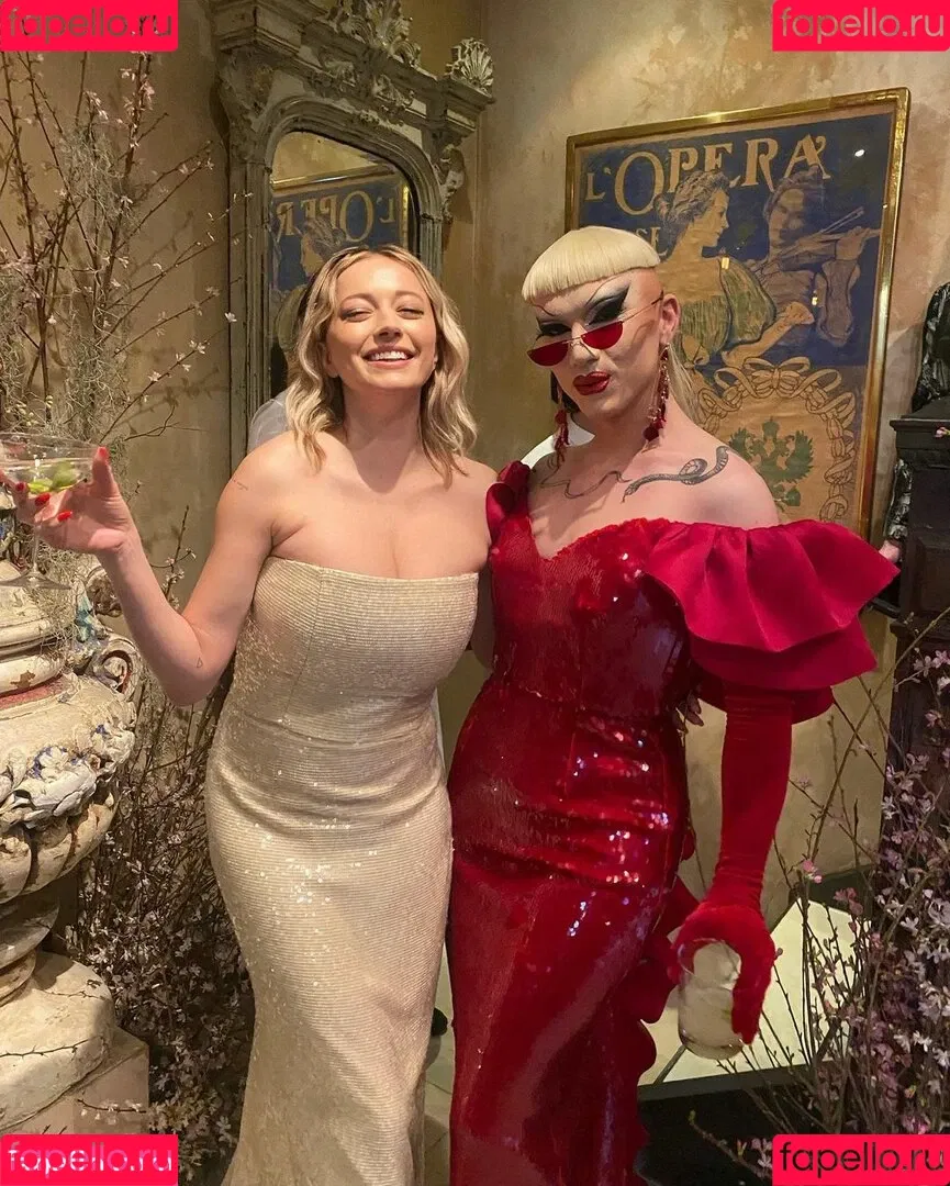 Caroline Vreeland / carolinevreeland / carovreeland Onlyfans Photo Gallery 