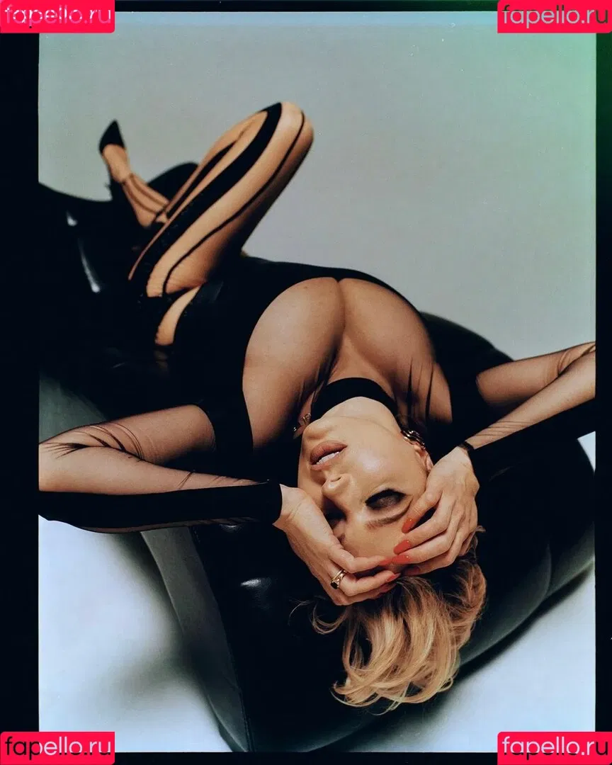 Caroline Vreeland / carolinevreeland / carovreeland Onlyfans Photo Gallery 