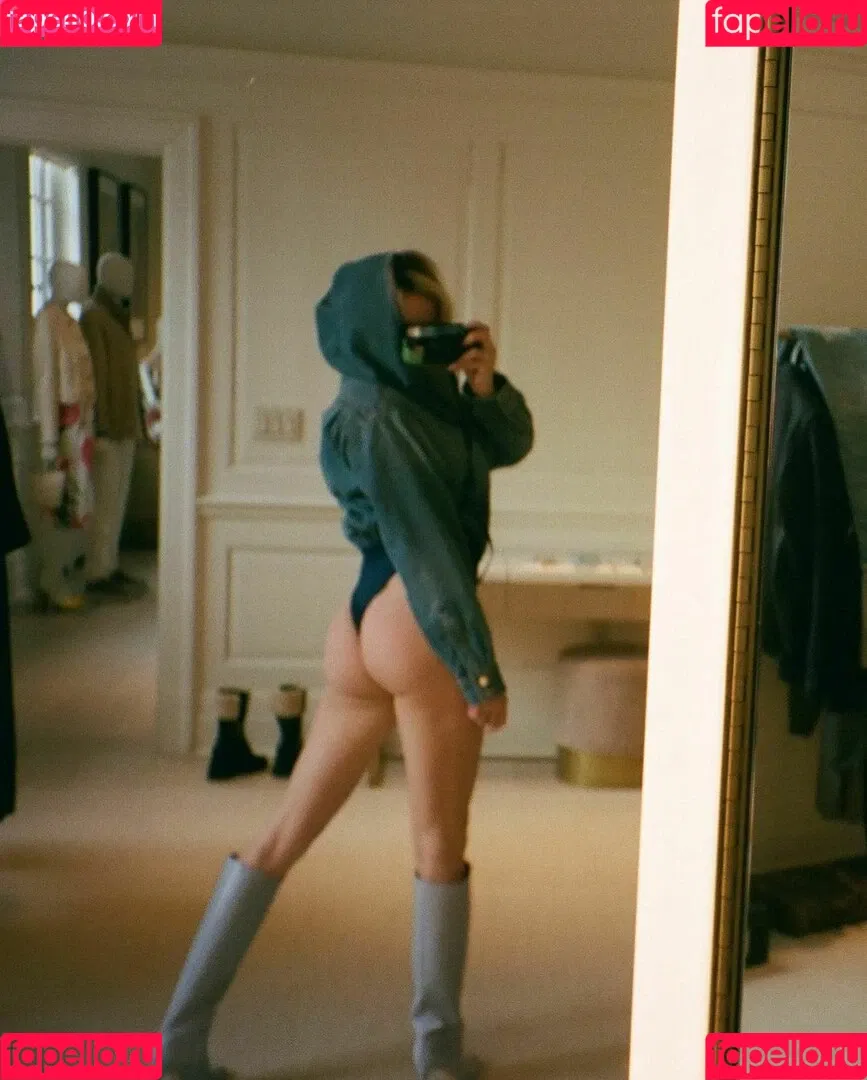 Caroline Vreeland / carolinevreeland / carovreeland Onlyfans Photo Gallery 