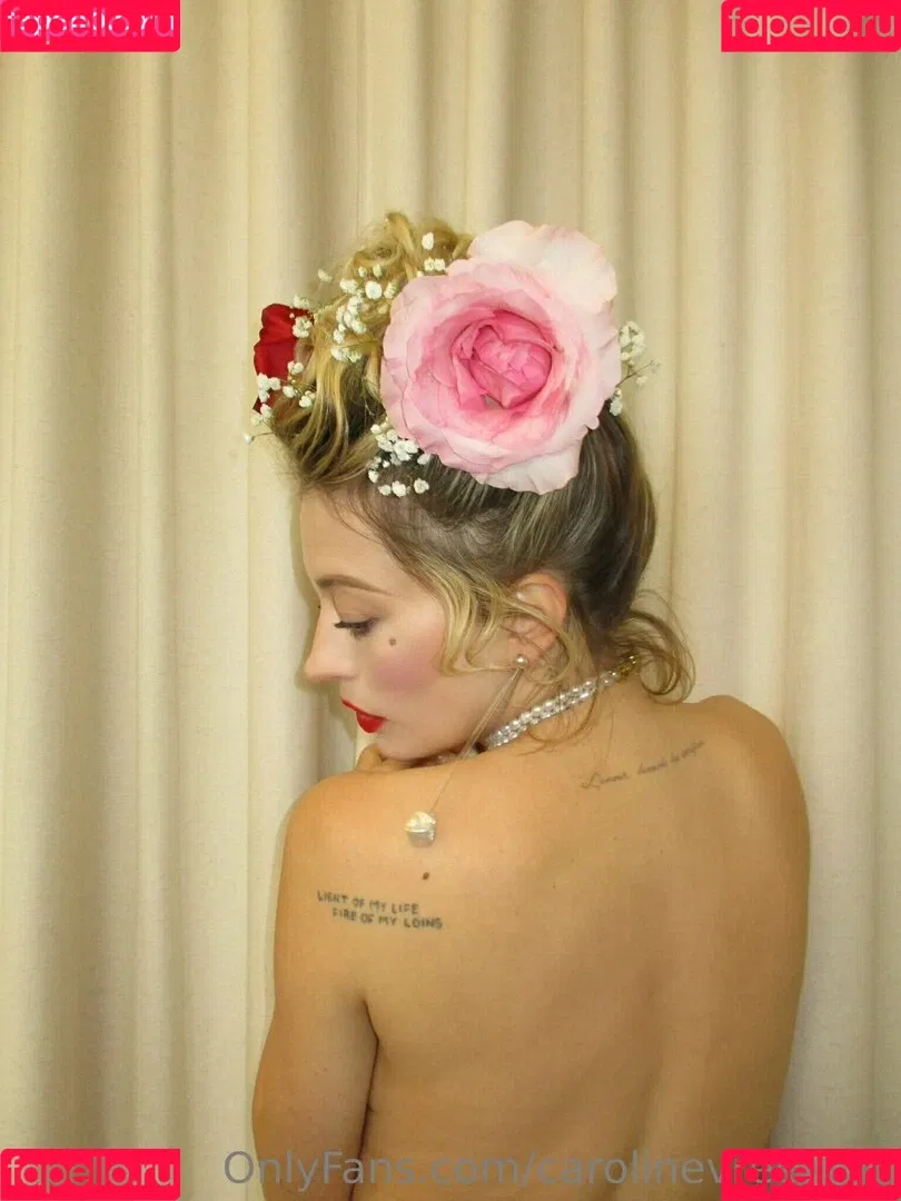 Caroline Vreeland / carolinevreeland / carovreeland Onlyfans Photo Gallery 