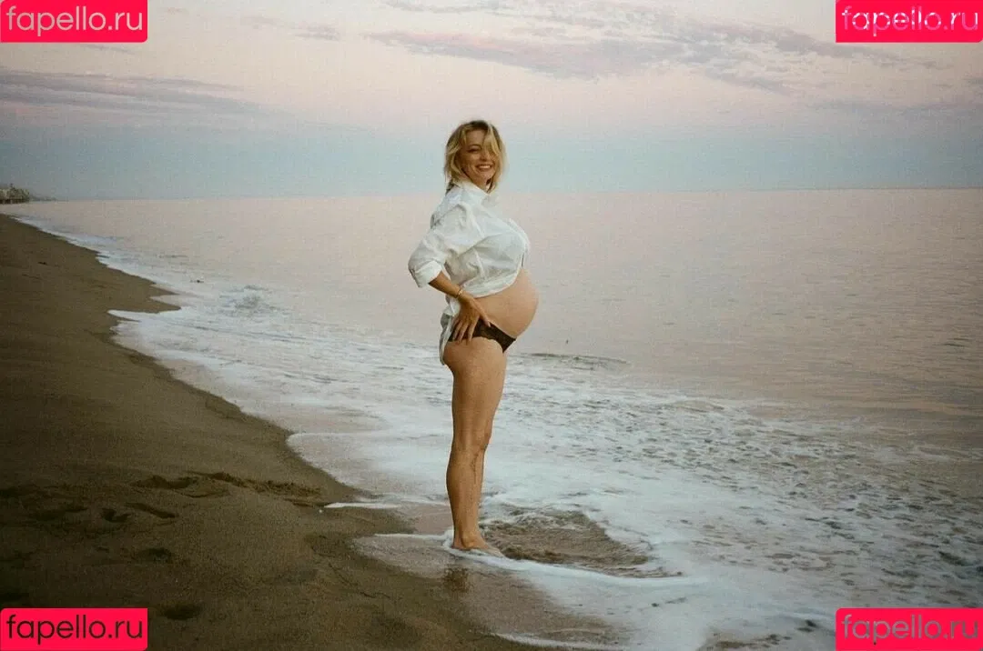Caroline Vreeland / carolinevreeland / carovreeland Onlyfans Photo Gallery 