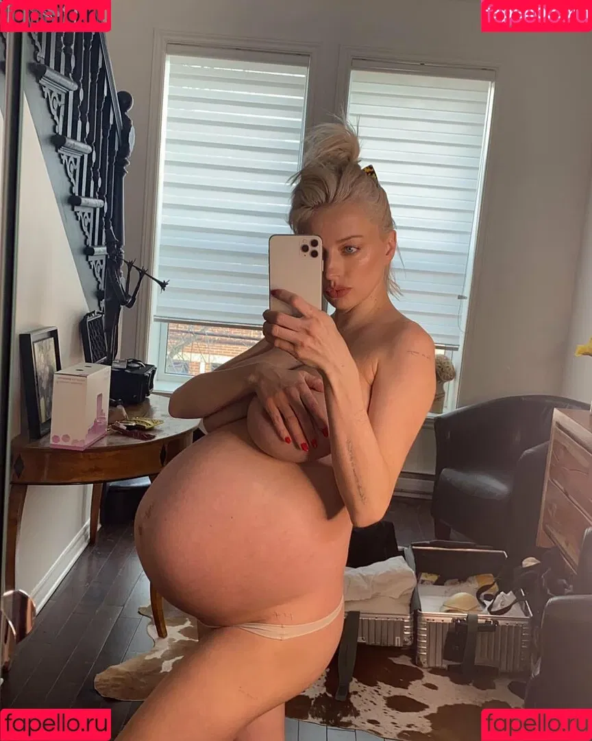 Caroline Vreeland / carolinevreeland / carovreeland Onlyfans Photo Gallery 