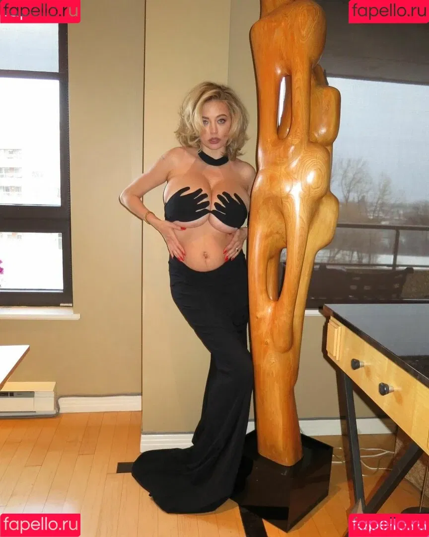Caroline Vreeland / carolinevreeland / carovreeland Onlyfans Photo Gallery 