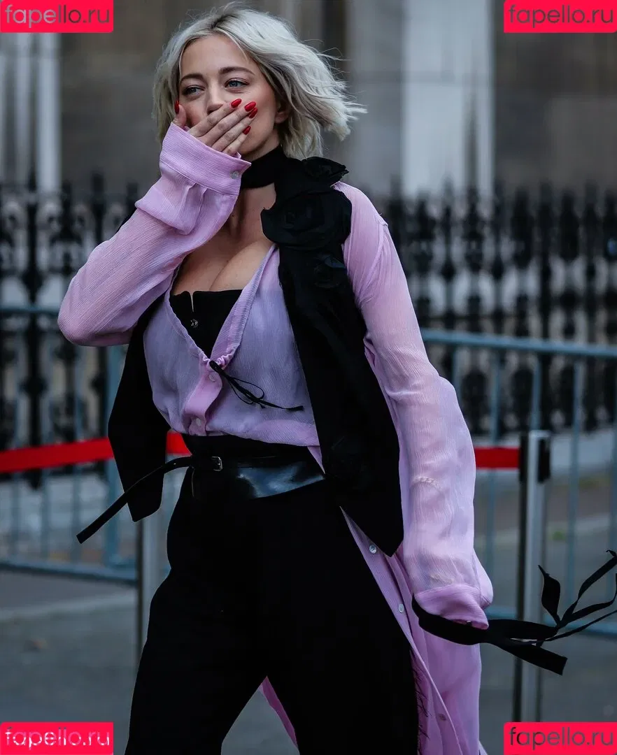Caroline Vreeland / carolinevreeland / carovreeland Onlyfans Photo Gallery 