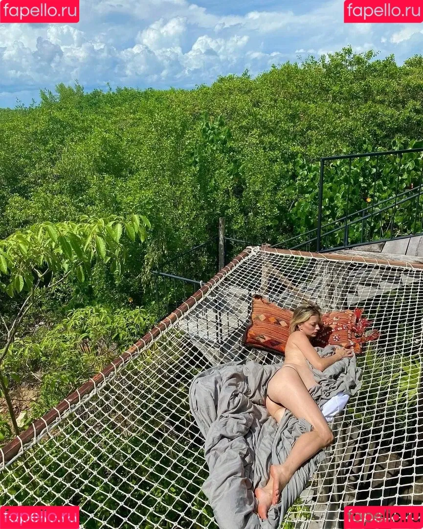 Caroline Vreeland / carolinevreeland / carovreeland Onlyfans Photo Gallery 