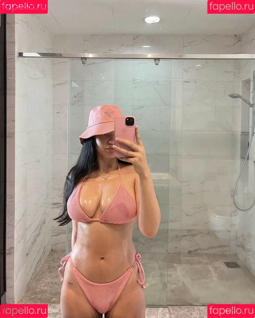 angel yussuff / angelprettyy / angelyussof Onlyfans Photo Gallery 