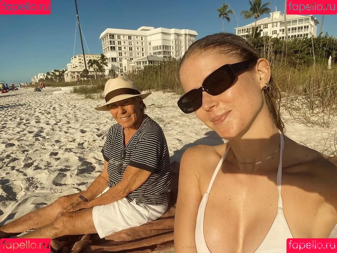 Erin Moriarty / erinelairmoriarty Onlyfans Photo Gallery 