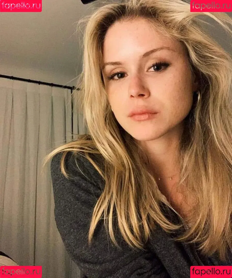 Erin Moriarty / erinelairmoriarty Onlyfans Photo Gallery 