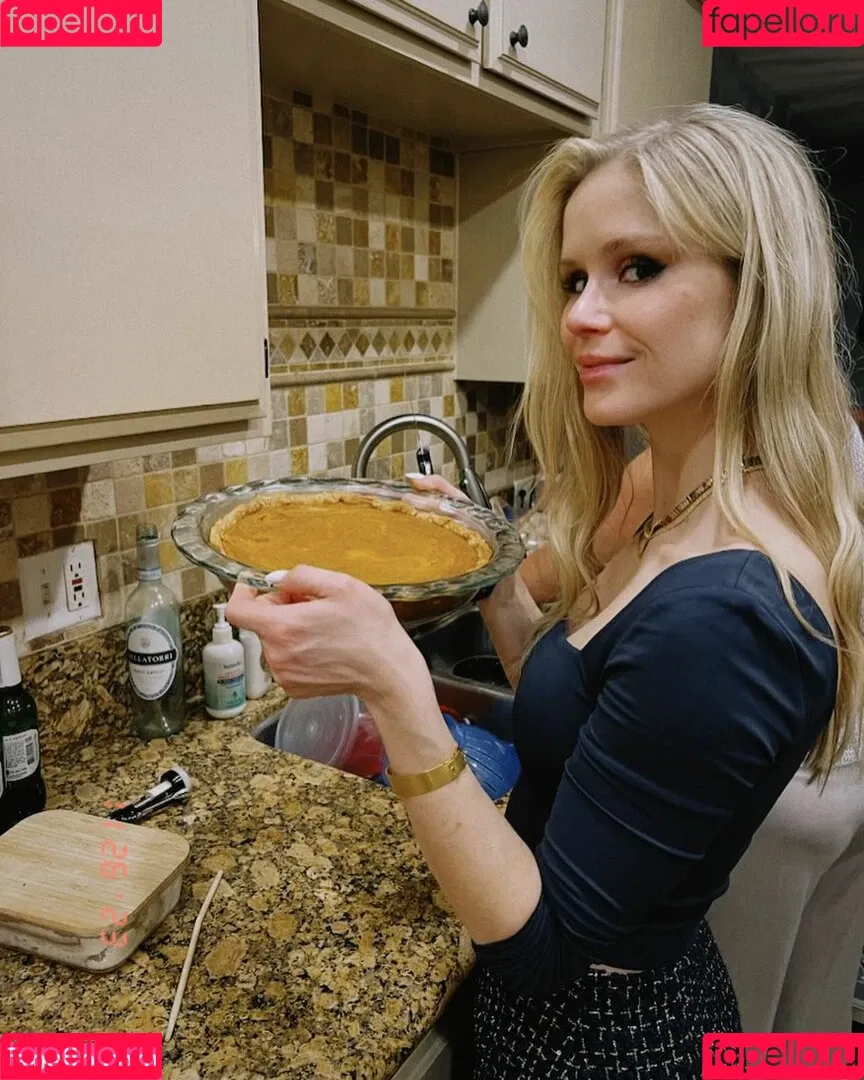 Erin Moriarty / erinelairmoriarty Onlyfans Photo Gallery 