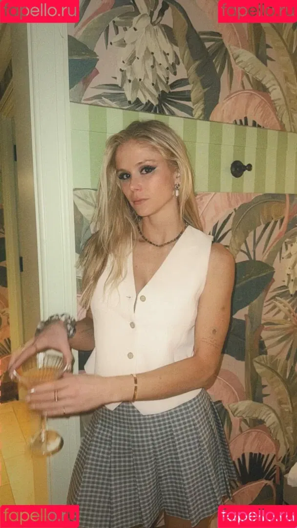 Erin Moriarty / erinelairmoriarty Onlyfans Photo Gallery 