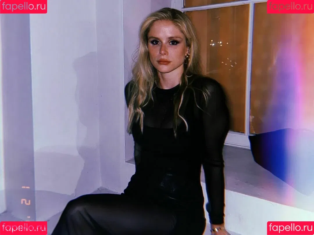 Erin Moriarty / erinelairmoriarty Onlyfans Photo Gallery 