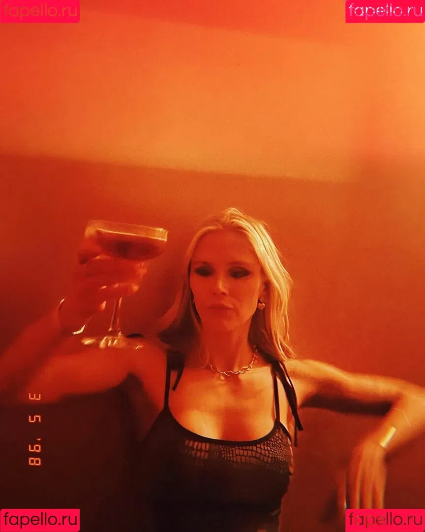 Erin Moriarty / erinelairmoriarty Onlyfans Photo Gallery 