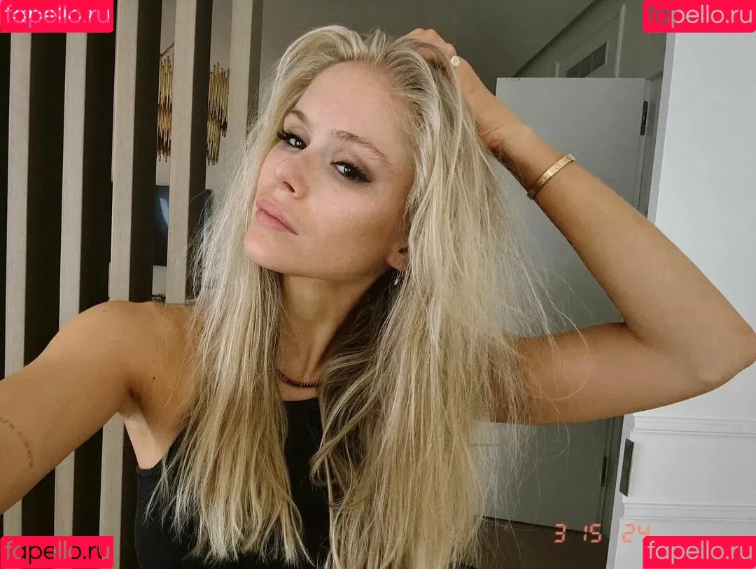 Erin Moriarty / erinelairmoriarty Onlyfans Photo Gallery 