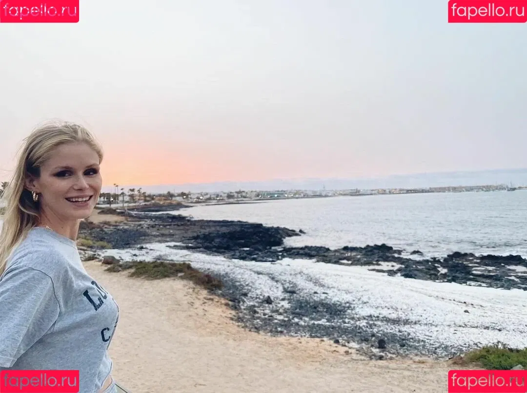 Erin Moriarty / erinelairmoriarty Onlyfans Photo Gallery 