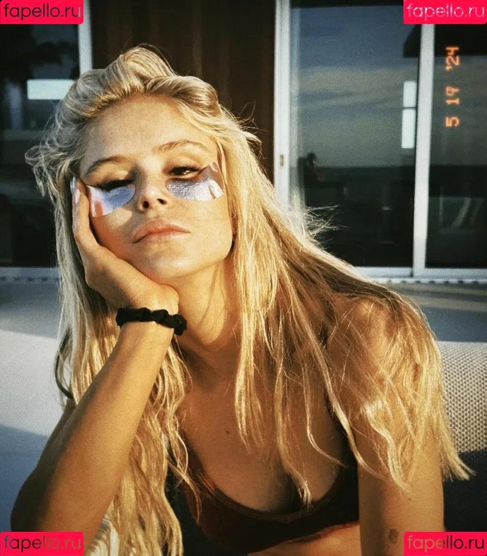 Erin Moriarty / erinelairmoriarty Onlyfans Photo Gallery 
