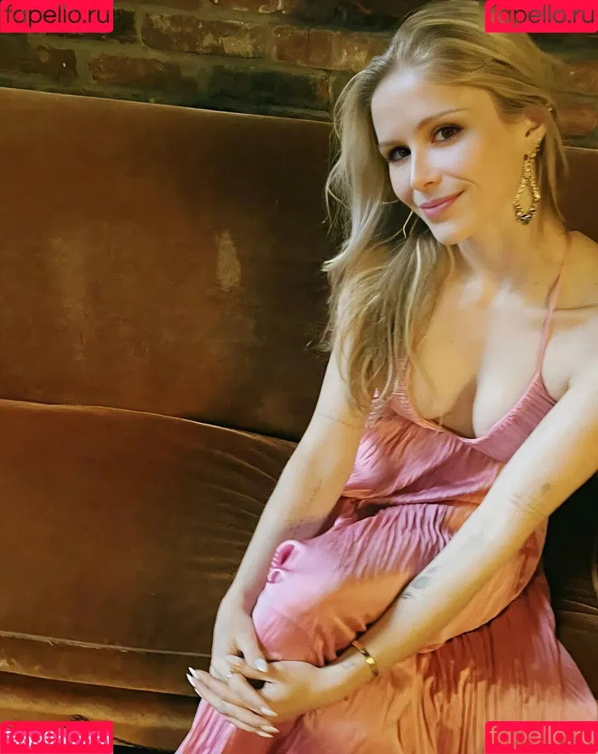 Erin Moriarty / erinelairmoriarty Onlyfans Photo Gallery 