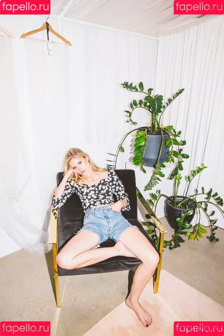 Erin Moriarty / erinelairmoriarty Onlyfans Photo Gallery 