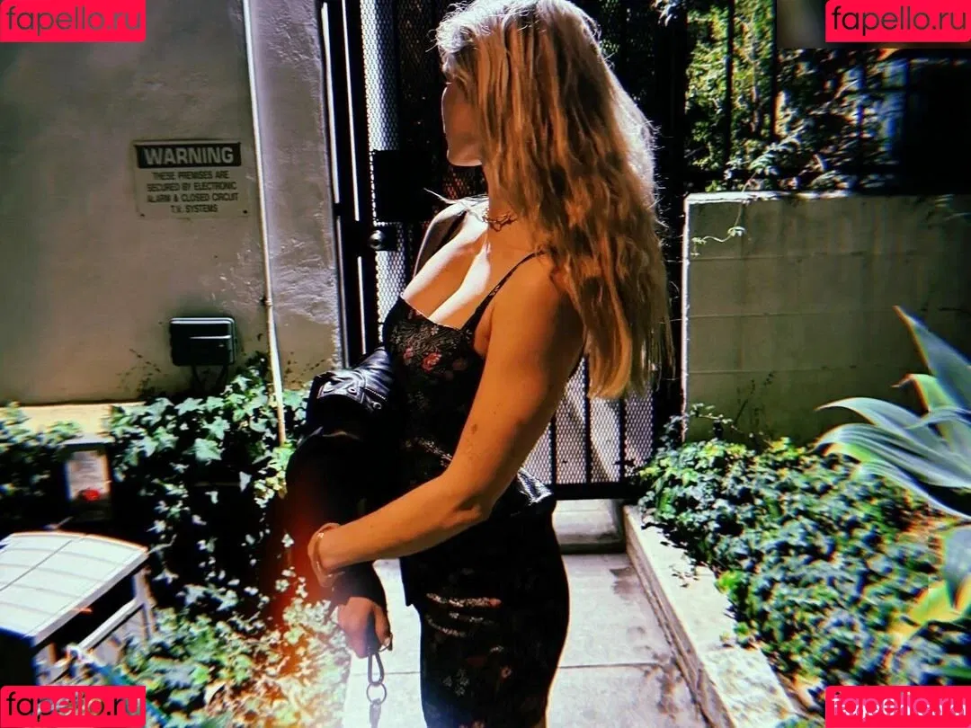 Erin Moriarty / erinelairmoriarty Onlyfans Photo Gallery 