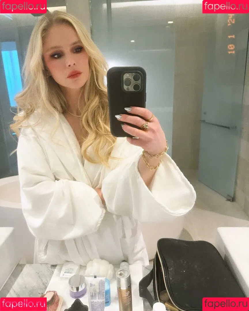 Erin Moriarty / erinelairmoriarty Onlyfans Photo Gallery 