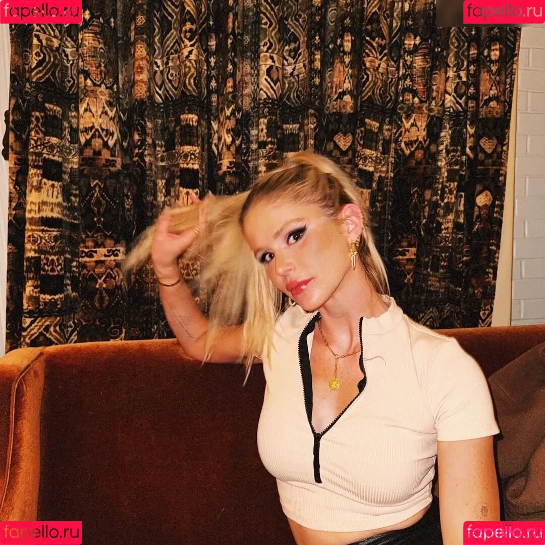 Erin Moriarty / erinelairmoriarty Onlyfans Photo Gallery 