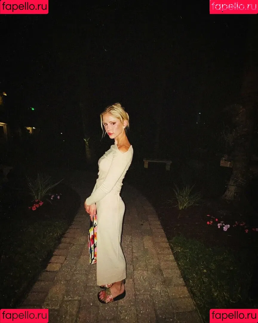Erin Moriarty / erinelairmoriarty Onlyfans Photo Gallery 