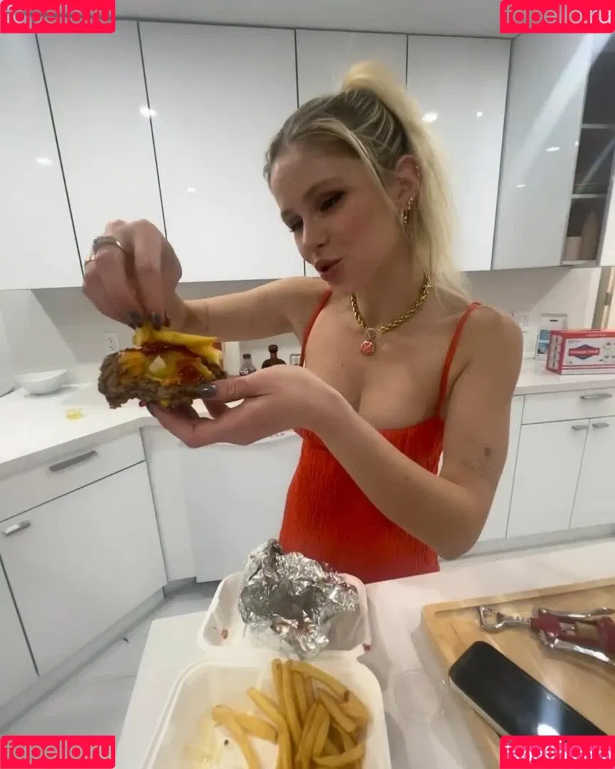 Erin Moriarty / erinelairmoriarty Onlyfans Photo Gallery 