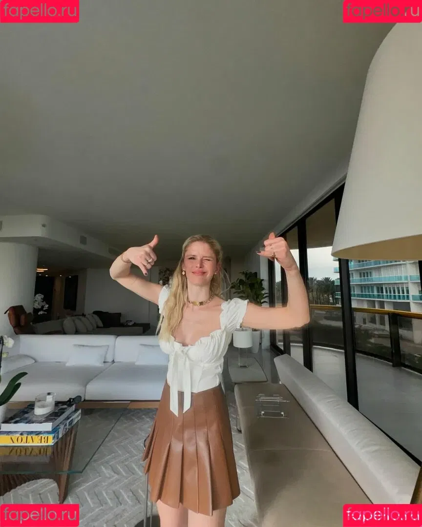Erin Moriarty / erinelairmoriarty Onlyfans Photo Gallery 