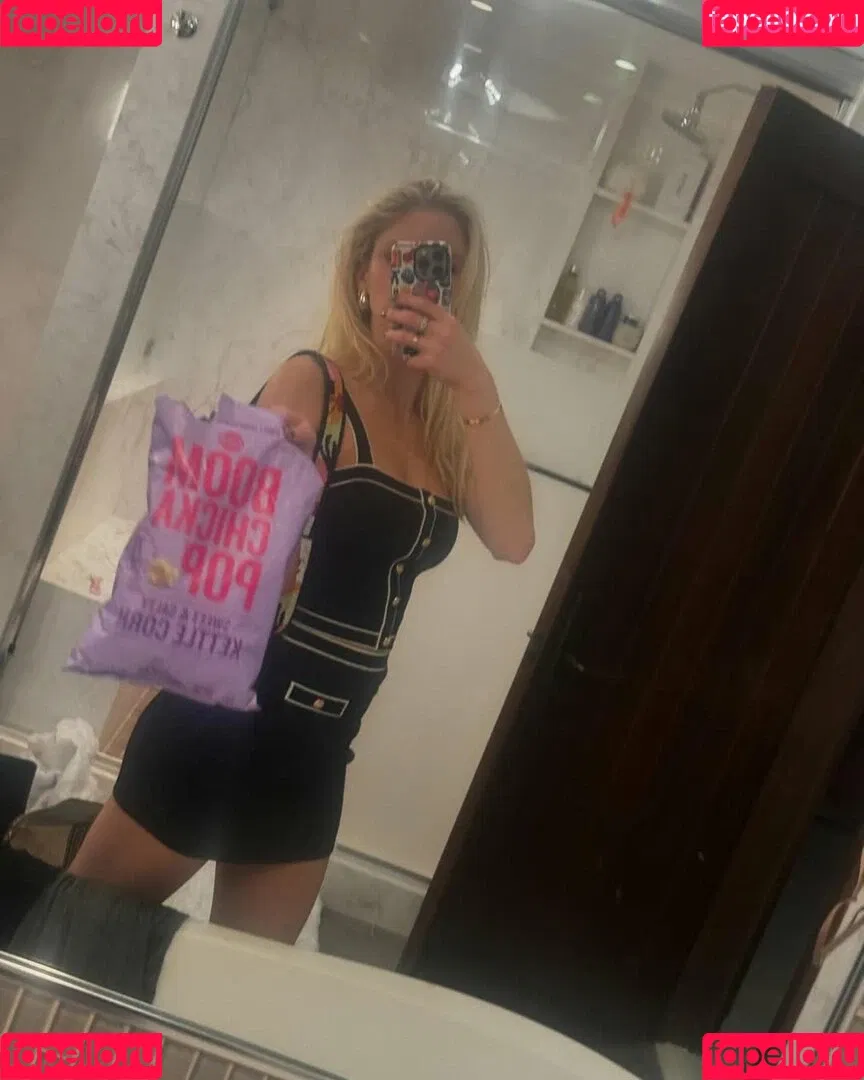 Erin Moriarty / erinelairmoriarty Onlyfans Photo Gallery 