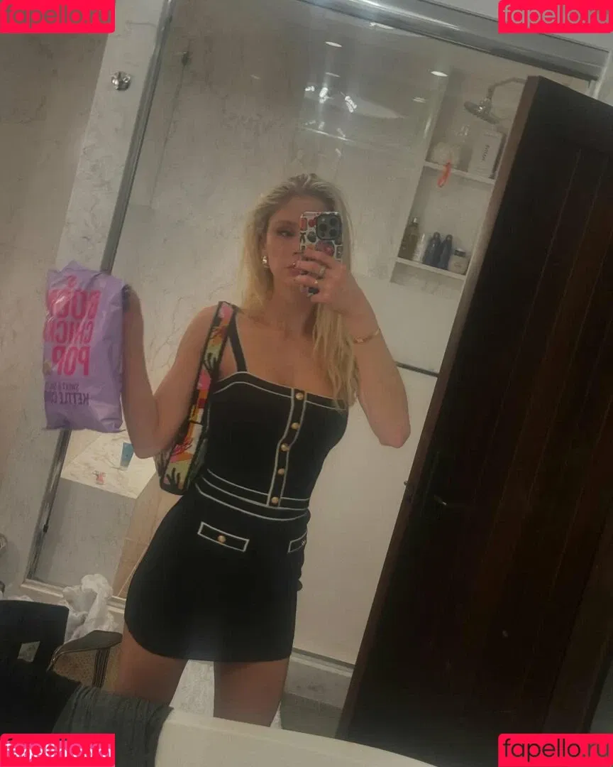 Erin Moriarty / erinelairmoriarty Onlyfans Photo Gallery 