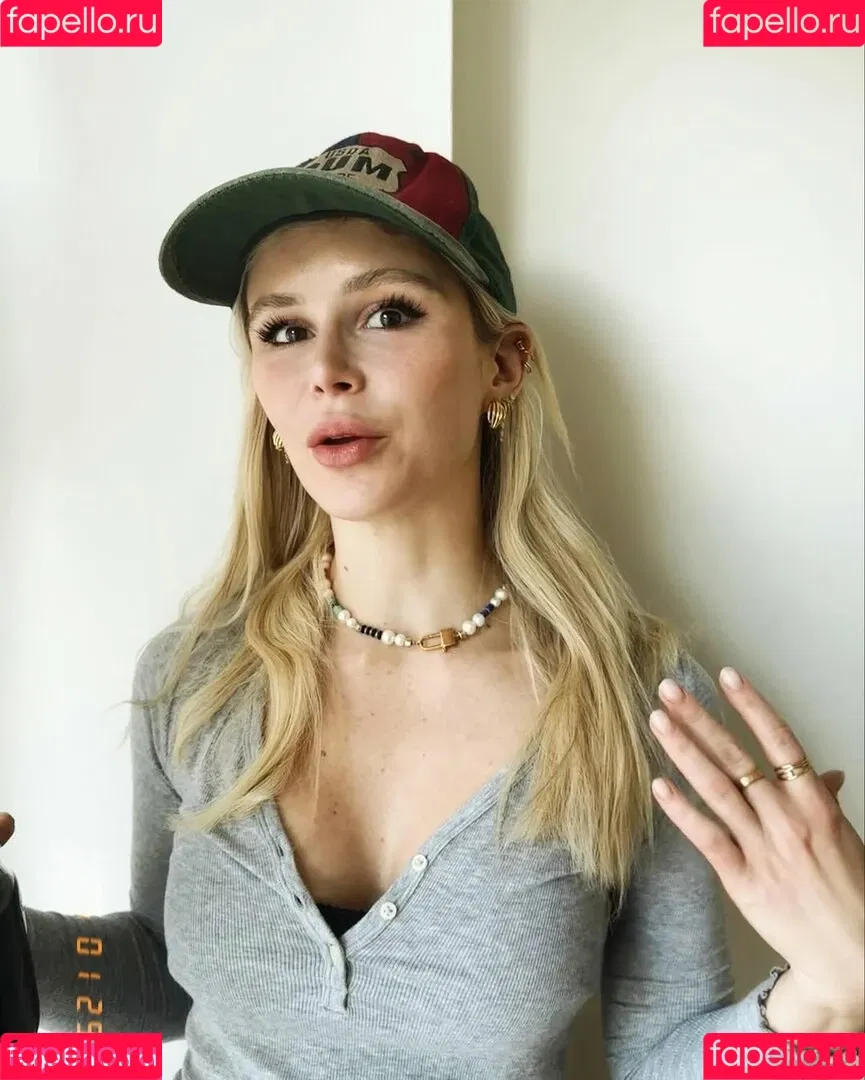 Erin Moriarty / erinelairmoriarty Onlyfans Photo Gallery 