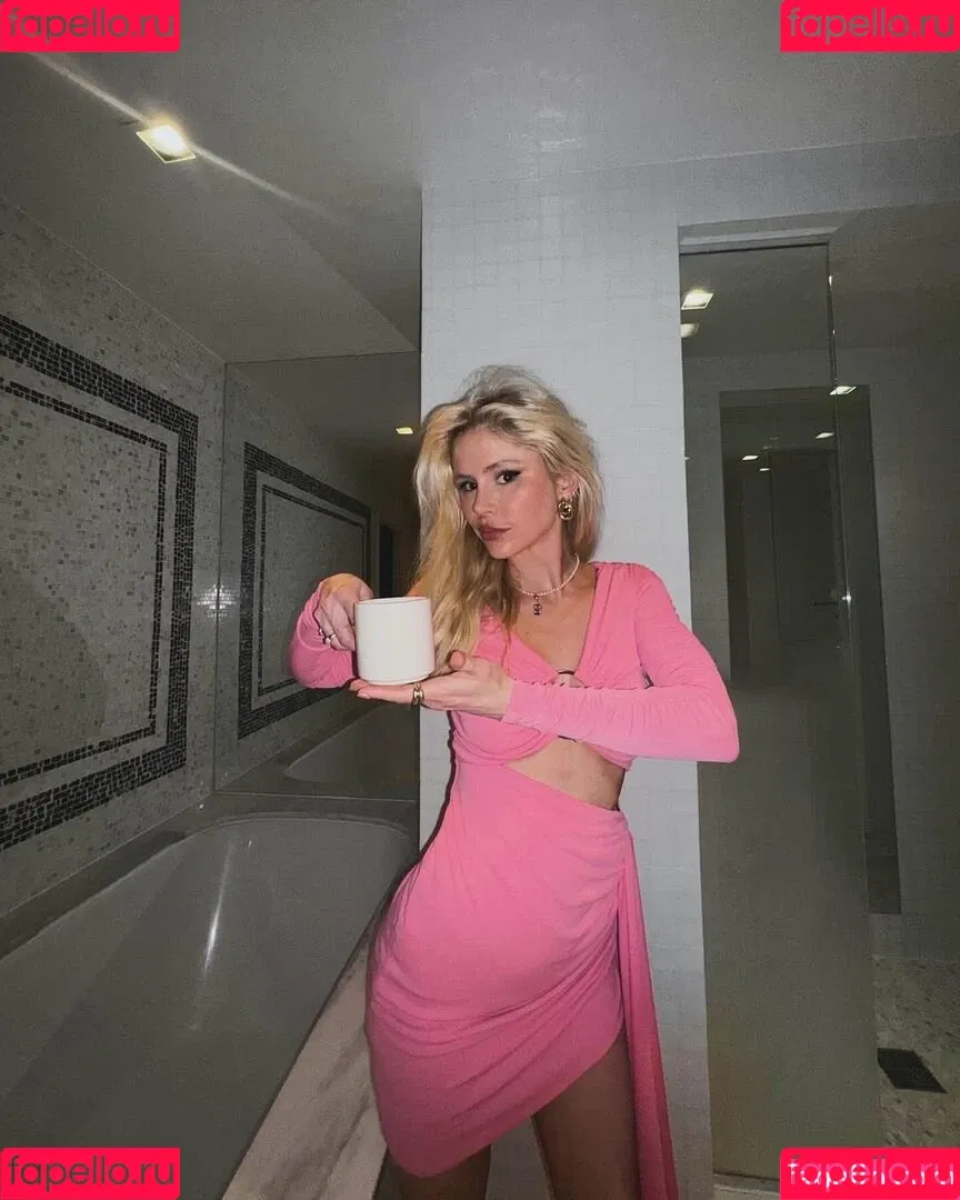 Erin Moriarty / erinelairmoriarty Onlyfans Photo Gallery 