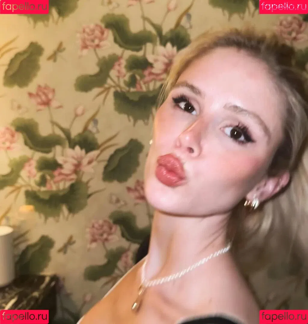 Erin Moriarty / erinelairmoriarty Onlyfans Photo Gallery 