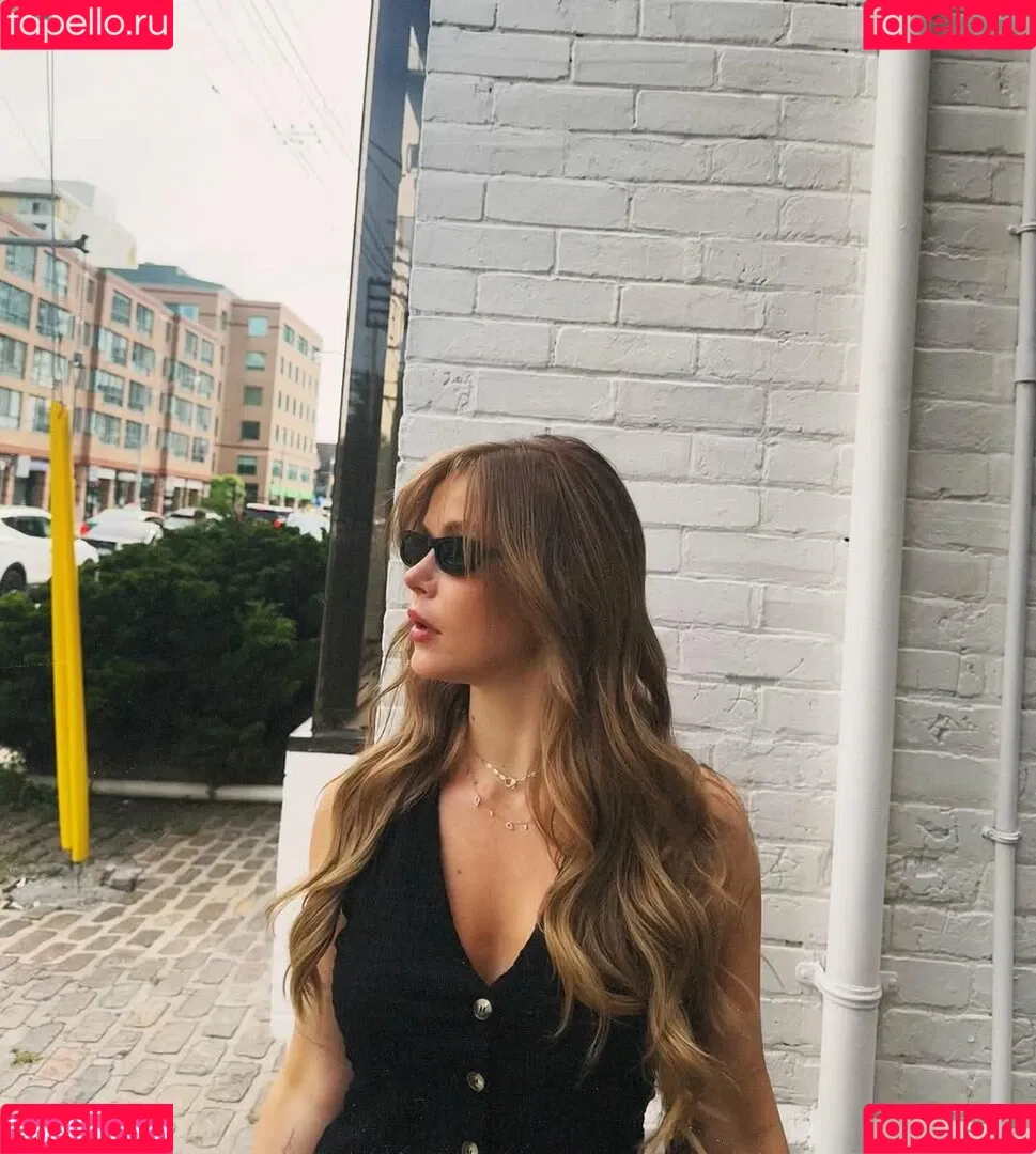 Erin Moriarty / erinelairmoriarty Onlyfans Photo Gallery 