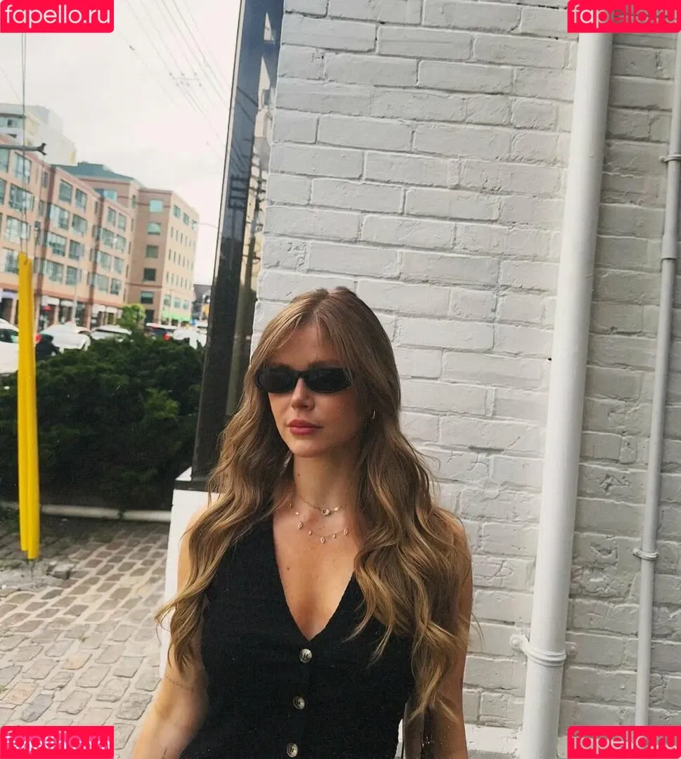 Erin Moriarty / erinelairmoriarty Onlyfans Photo Gallery 