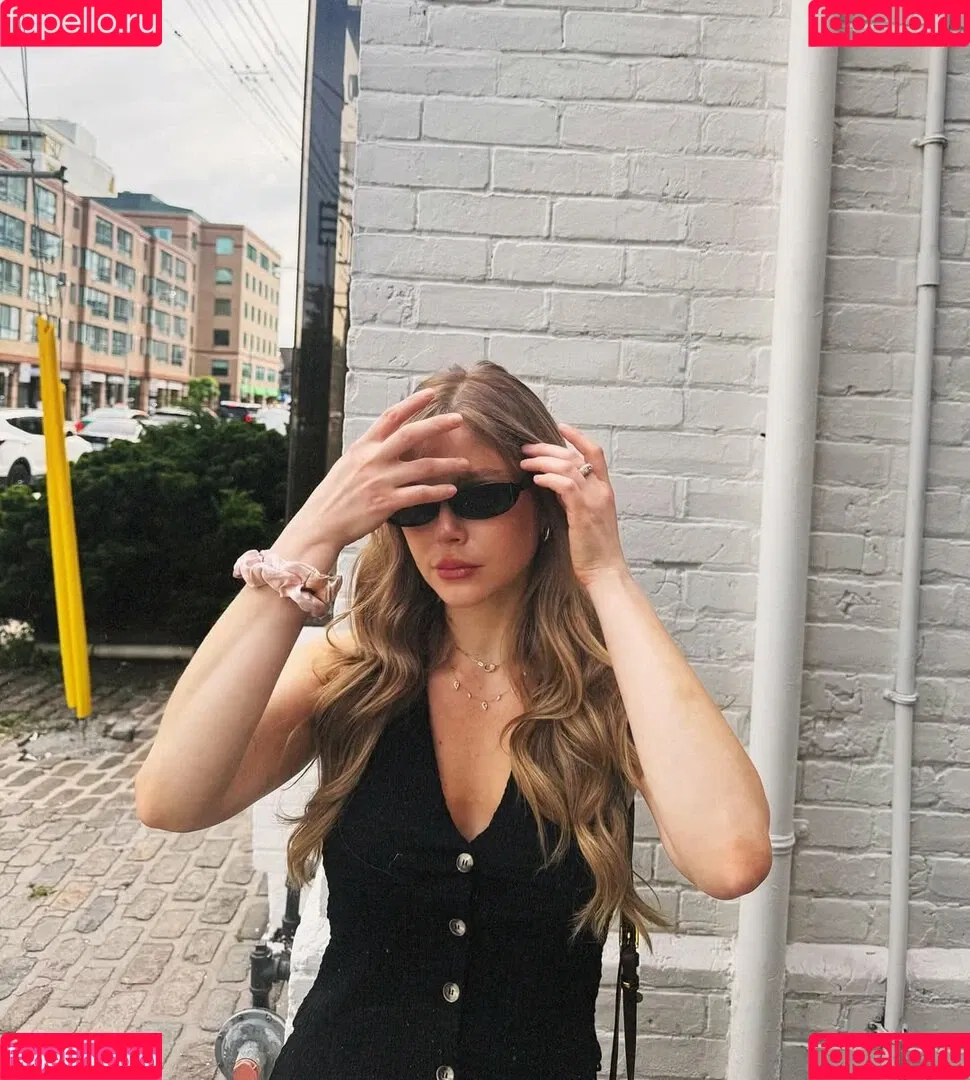 Erin Moriarty / erinelairmoriarty Onlyfans Photo Gallery 
