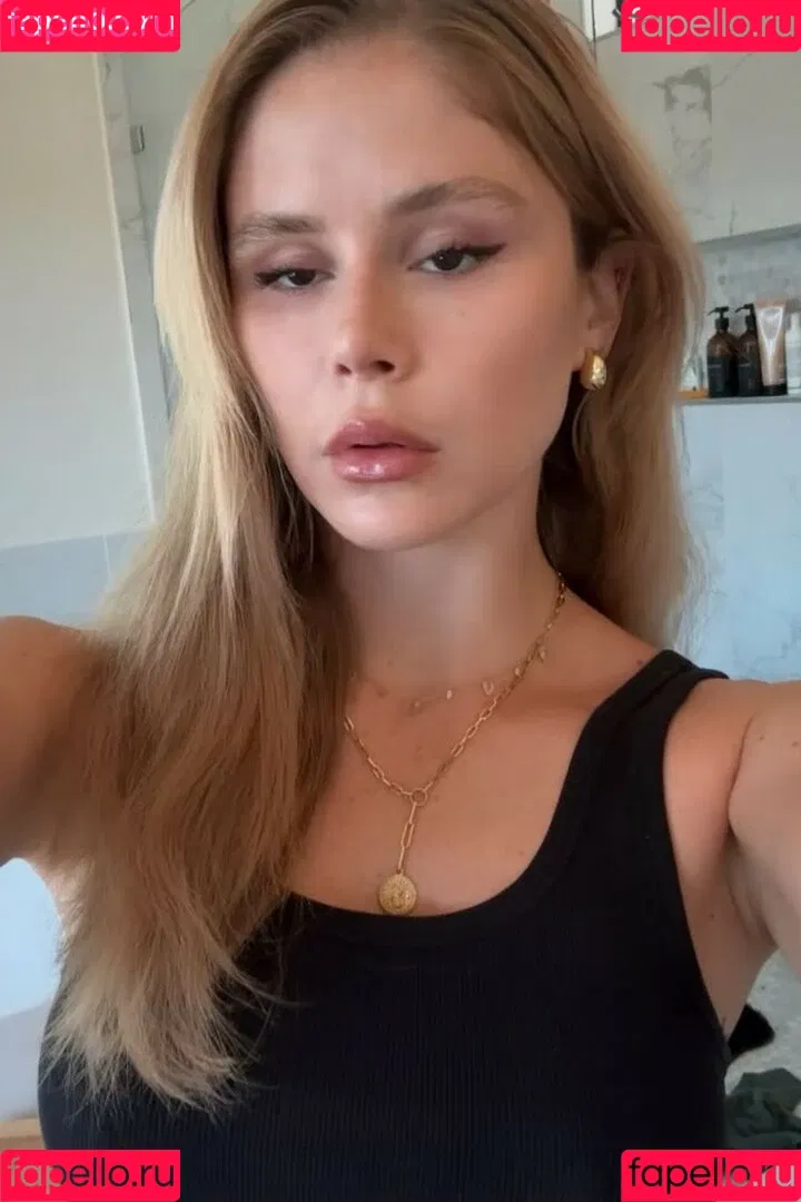 Erin Moriarty / erinelairmoriarty Onlyfans Photo Gallery 