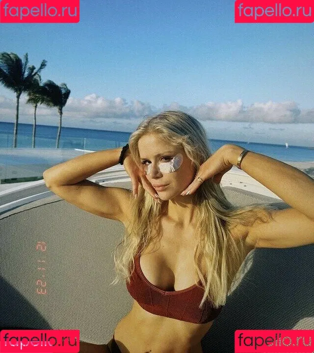 Erin Moriarty / erinelairmoriarty Onlyfans Photo Gallery 