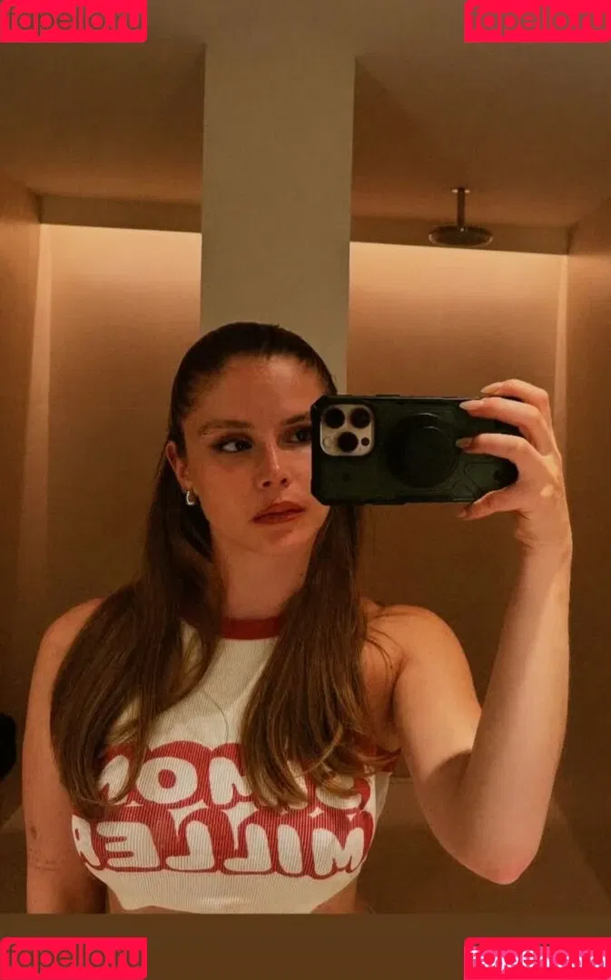 Erin Moriarty / erinelairmoriarty Onlyfans Photo Gallery 