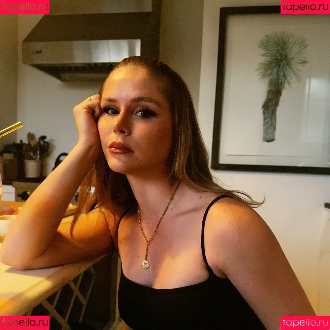 Erin Moriarty / erinelairmoriarty Onlyfans Photo Gallery 