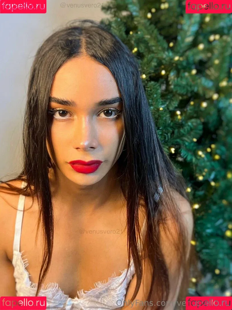 Vero / thevagabondnakedtraveler / venusvero21 Onlyfans Photo Gallery 
