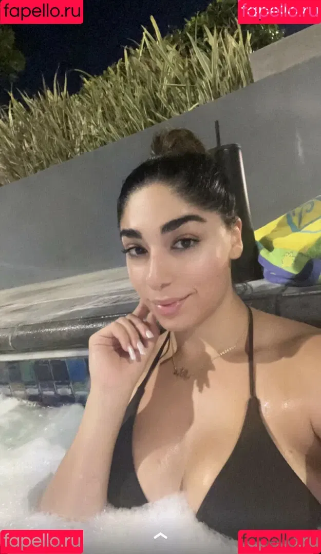 Mary Noura / marynouraa / princessjasmine3 Onlyfans Photo Gallery 